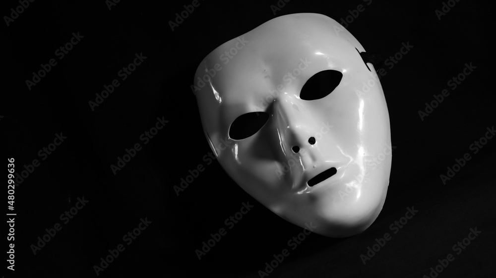 Naklejka premium A White color Mysterious Mask