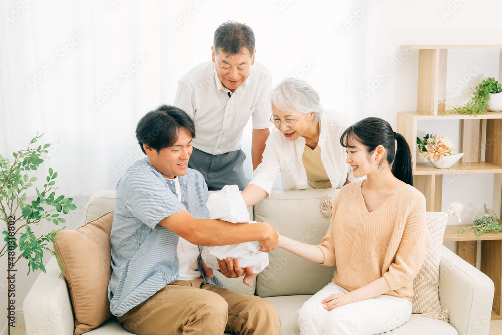 老夫婦と若い夫婦(里帰り出産)
老夫婦と若い夫婦(里帰り出産)