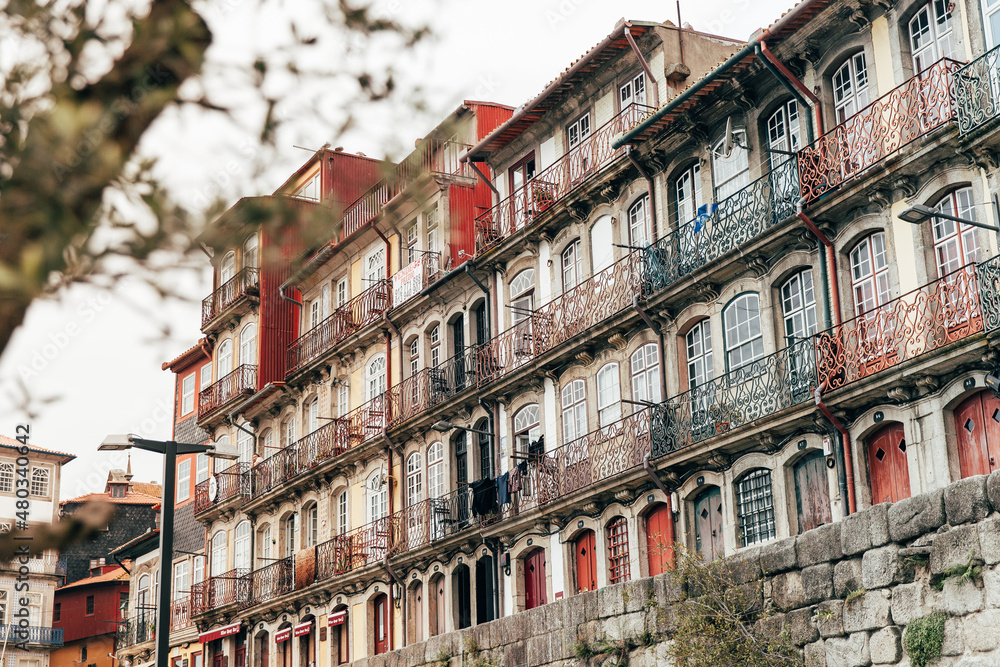 Häuserfront in Porto, Portugal 