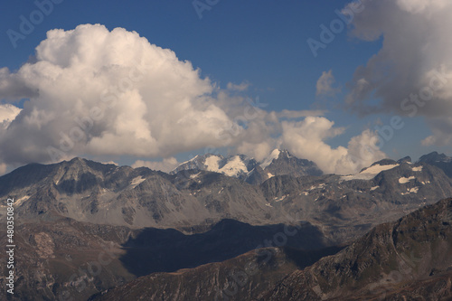 Giganten der Ostalpen; Blick von Nordwesten auf die Gipfel der Berninagruppe