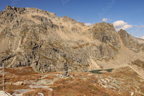 Piz Grevasalvas (2931m) über dem Lunghinsee  davor eigene temoräre Dekoration (Albula-Alpen) photo