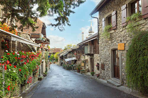 Old town Yvoire on Lake Geneva © lom742