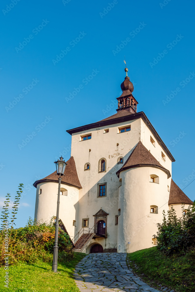 The New Castle is one of the emblematic buildings of Banska Stiavnica. The White Renaissance fortress, towering on Frauenberg Hill, was built in the 16th century as part of a fortress against the Turk