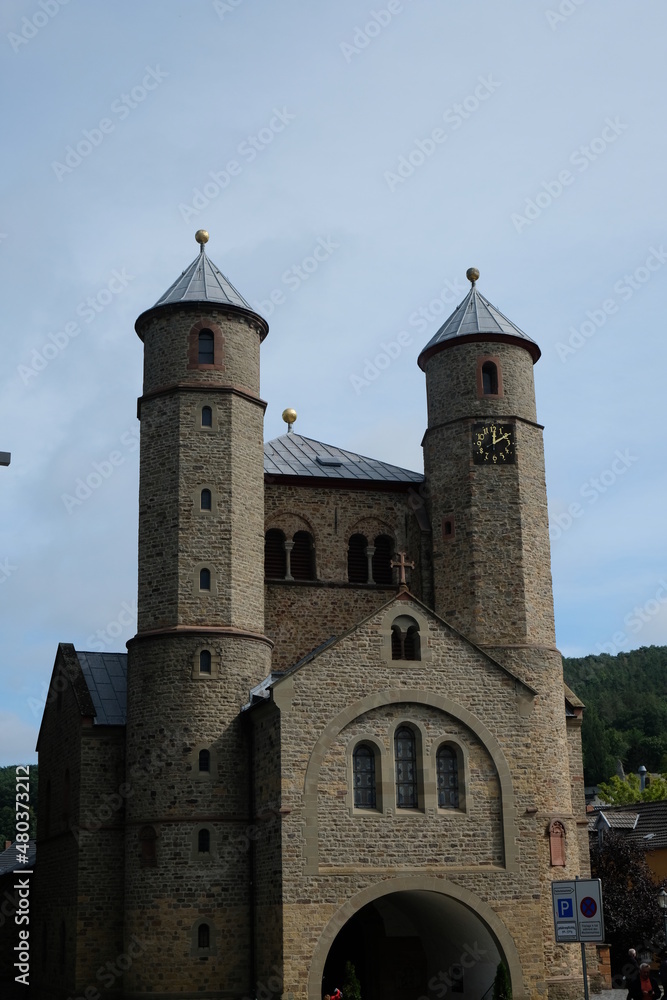FU 2020-08-30 BadME 357 Alte Kirche mit zwei Türmen