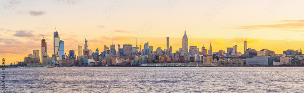 Fototapeta premium New York City skyline cityscape of Manhattan in USA