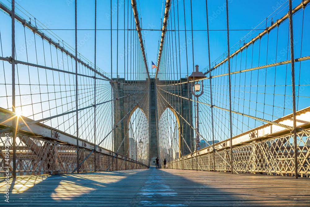 Naklejka premium New York, Brooklyn bridge in Manhattan at daytime