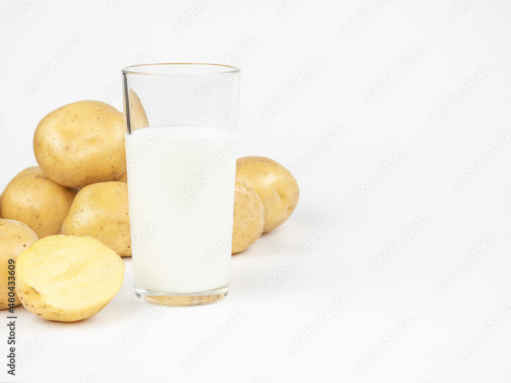 Potato milk is a new and trendy plant-based alternative. It is suitable for vegans and does not contain common allergens such as lactose, gluten and nuts. It is also low in sugar . Potato milk is a new and trendy plant-based alternative. It is suitable for vegans and does not contain common allergens such as lactose, gluten and nuts. It is also low in sugar .