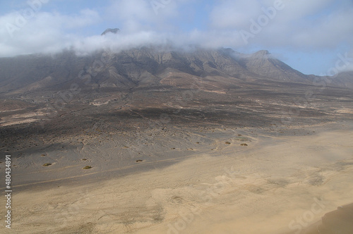 Fotograf  a a  rea de un paisaje des  rtico en la zona de Cofete en la isla de Fuerteventura  Canarias