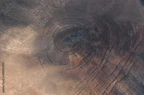 Fotografía aérea con vista cenital de una montaña erosionadas en la isla de Fuerteventura, Canarias photo