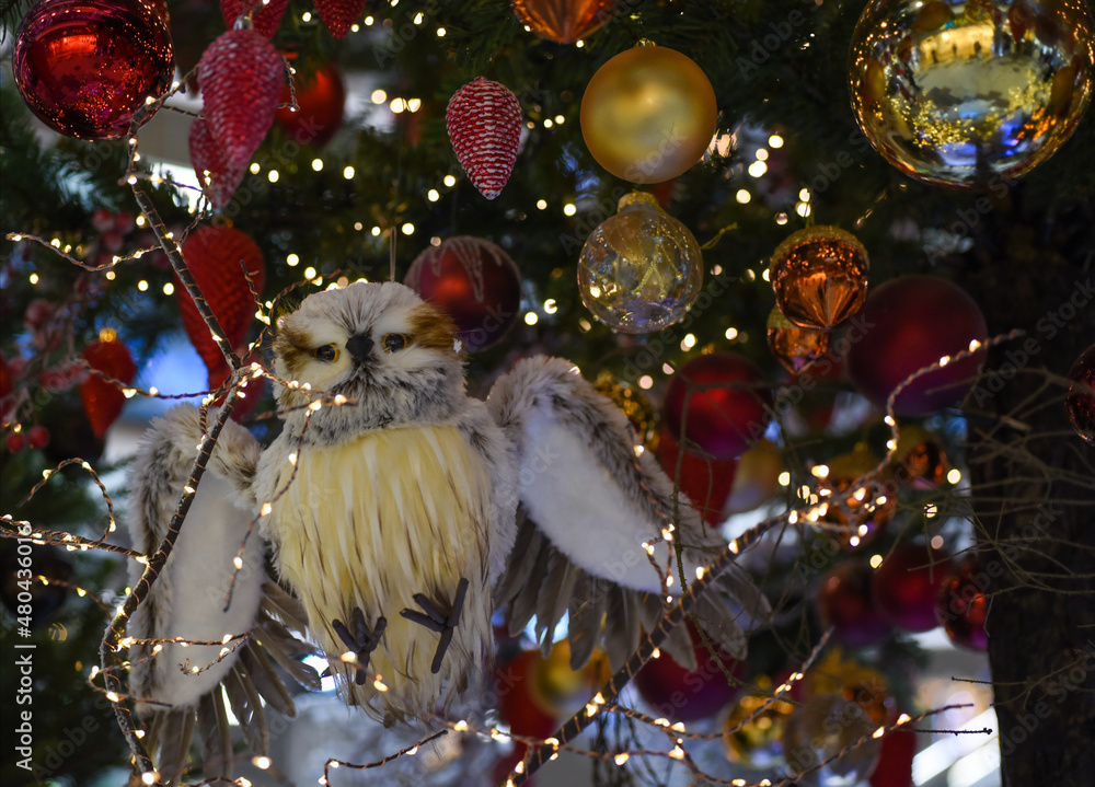 Naklejka premium Festive Christmas decorations at the Christmas tree