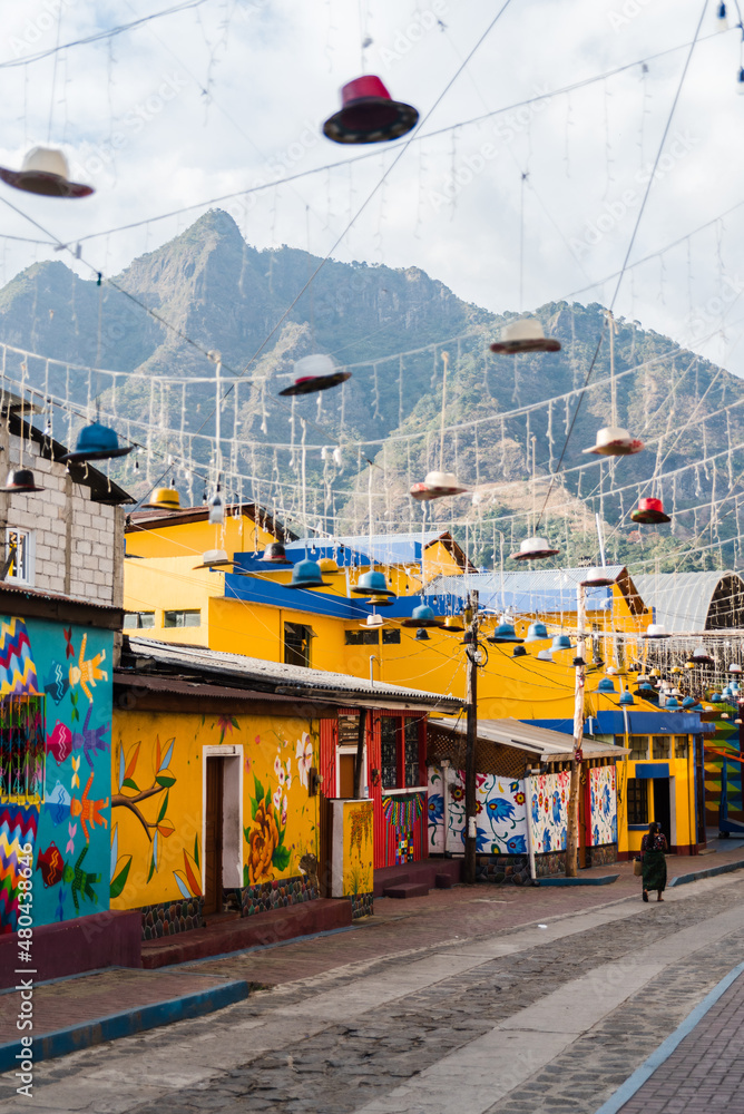 Obraz premium Colorful streets of San Juan La Laguna at Lake Atitlan, Guatemala. 