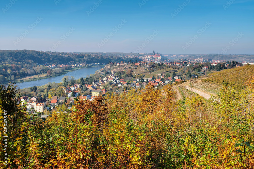 Blick auf die Stadt Meissen im Herbst, Sachsen, Deutschland - View of Meissen city in autumn, Saxony