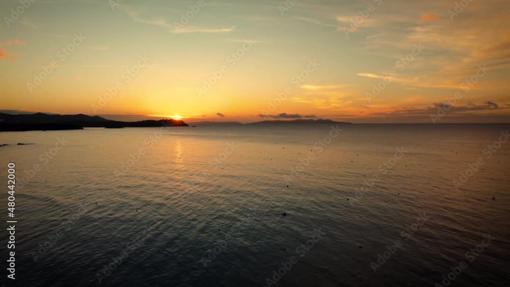 Vue de drone sur un lever de soleil sur les îles d'Hyères, proche de bregancon et Porquerolles, var, France - Sunrise drone view of Hyeres Islands, near bregancon and Porquerolles, var, france Vue de drone sur un lever de soleil sur les îles d'Hyères, proche de bregancon et Porquerolles, var, France - Sunrise drone view of Hyeres Islands, near bregancon and Porquerolles, var, france