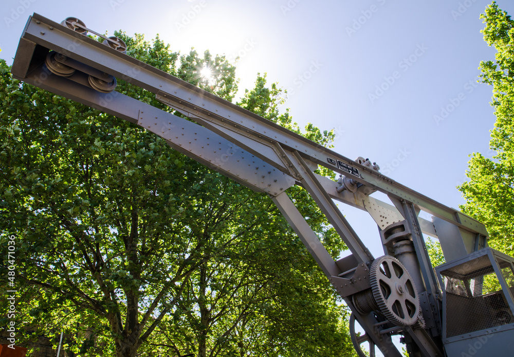 Port cargo crane for the load not to exceed 7 tons capacity. Port cargo crane for the load not to exceed 7 tons capacity.