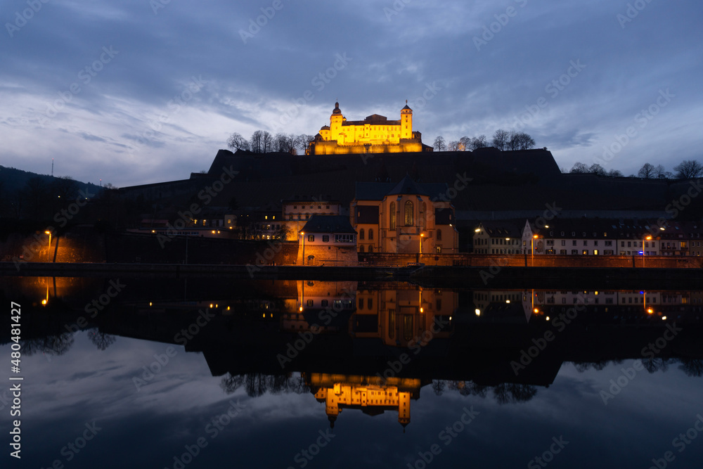 Fototapeta premium city castle at night