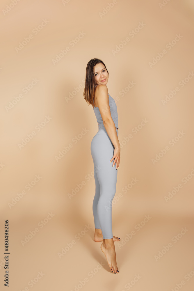 Full body poses side view standing Stock Photos - Page 1 : Masterfile
