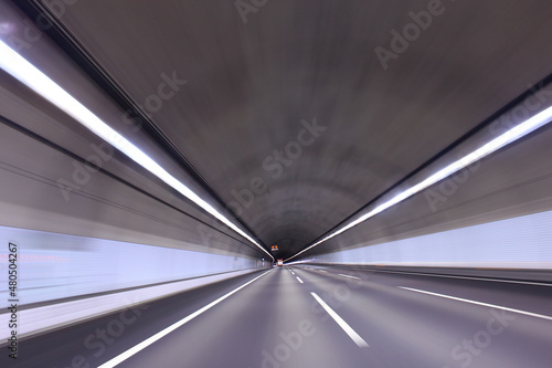 ハイウェイトンネル　新東名高速道路