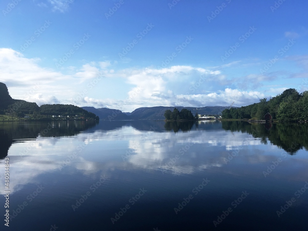 Fototapeta premium lake and mountains Bergen, Norway