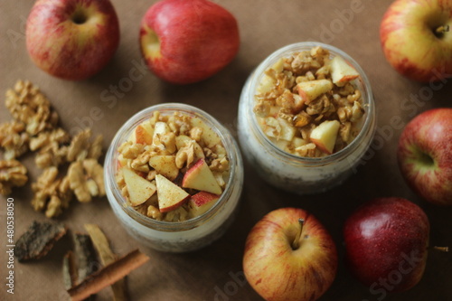 Tableau sur toile Overnight oats with apple and almonds
