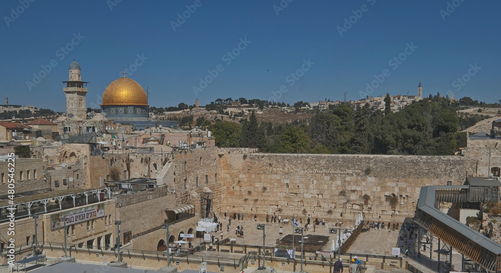 Jerusalem - the center of three religions
Jerusalem is the recognized center of the religious, cultural and political life of Israel, the Middle East and the whole world