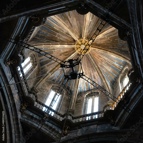 Bóveda en la catedral de Santiago de Compostela con el mecanismo para el botafumeiro