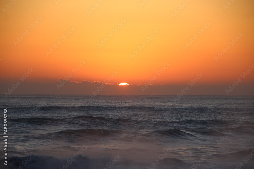 海の日の出