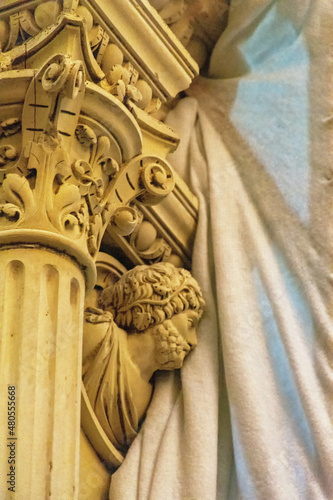 Chapiter de una columna de la catedral de Santiago de Compostela, Galicia, España photo