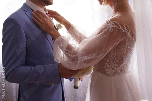 bride and groom in dress Fotobehang