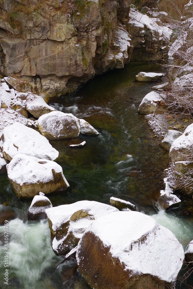 白い岩と Stock Photo Adobe Stock