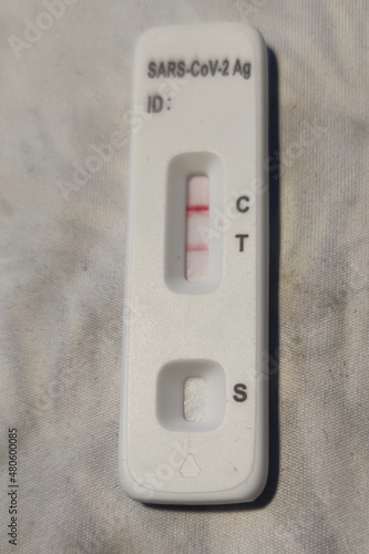 Obraz na plátne positive covid home test detail