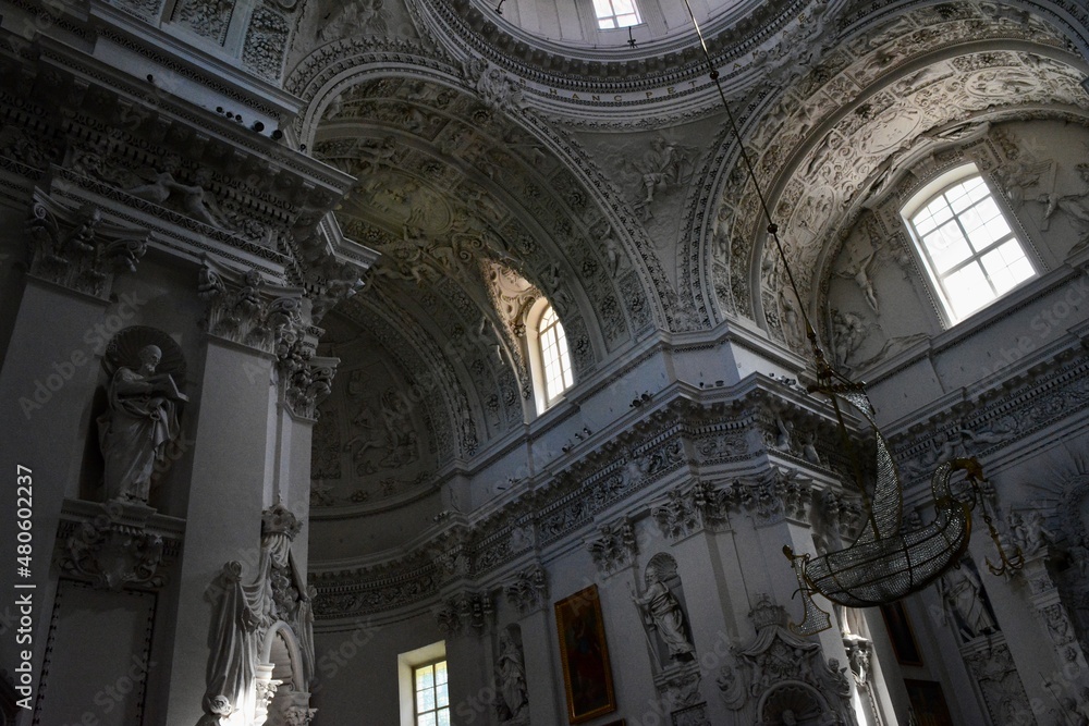 interior of the cathedral de mallorca