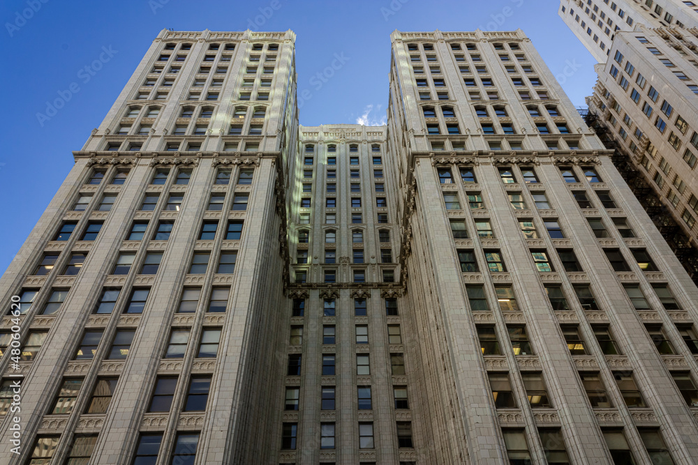 An interwar skyscraper in Chicago