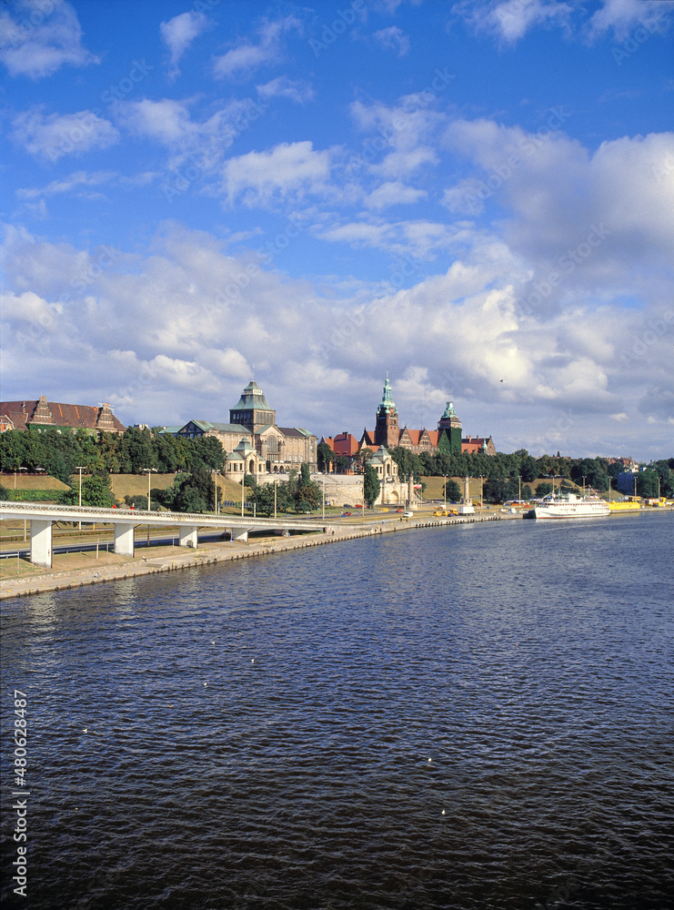 Obraz premium Odra river and Waly Chrobrego street, Szczecin, Poland