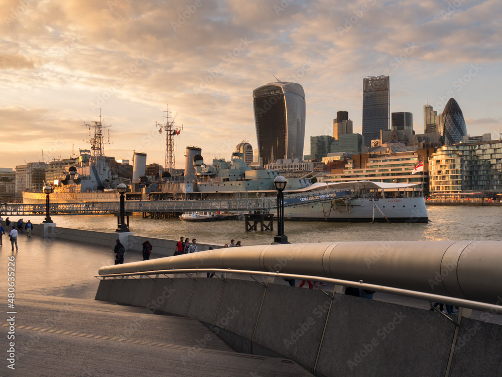 Naklejka premium europe, UK, England, London, City skyline across Belfast