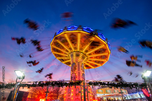 Obraz na płótnie Europe, UK, England, London, Winter Wonderland Wave Swinger w salonie