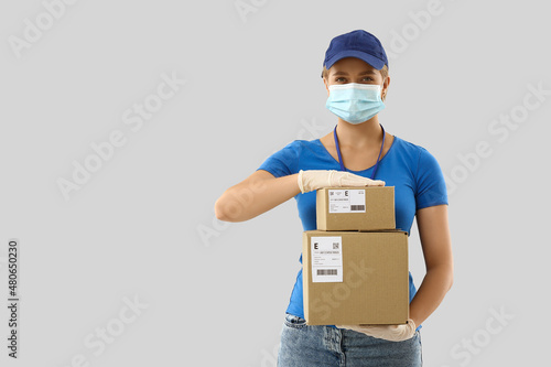 Female courier in medical m...