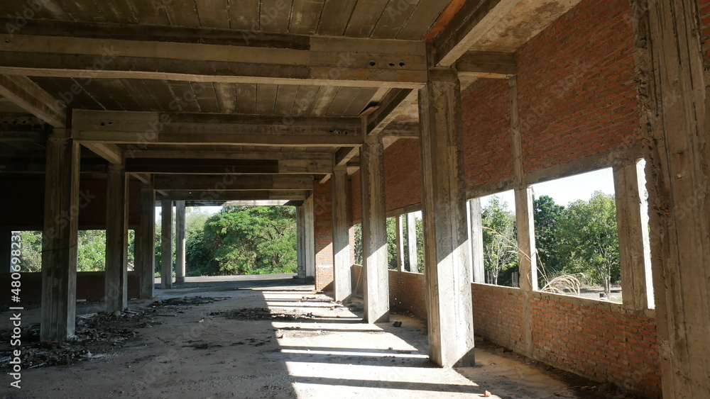 The area of old buildings that have been abandoned, the construction cannot be destroyed. The area of old buildings that have been abandoned, the construction cannot be destroyed.