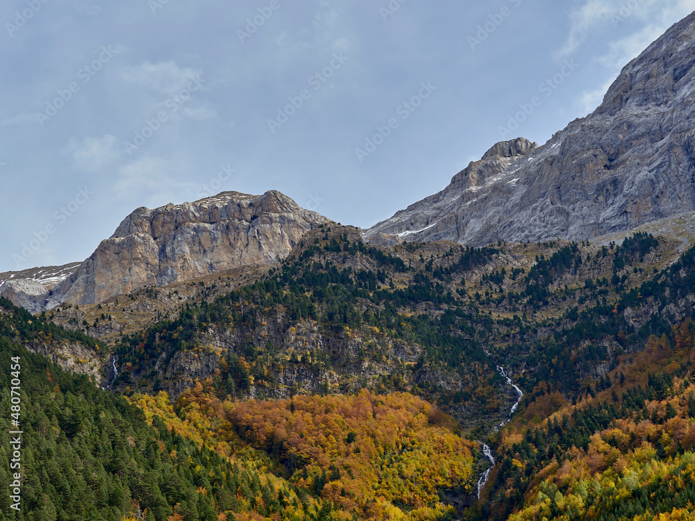 Views at the entrance to the Bujaruelo valley in autumn, Huesca, Spain.