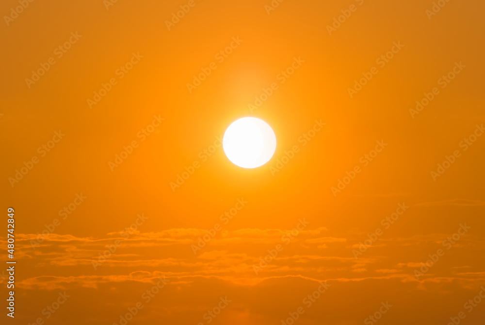 Obraz premium red dramatic sunset natural background