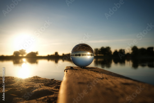 Glasskugel am Wasser - Lensball at Water Beach
