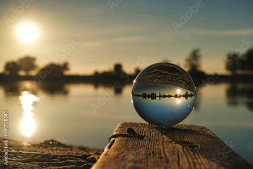 Glasskugel am Wasser - Lensball at Water Beach