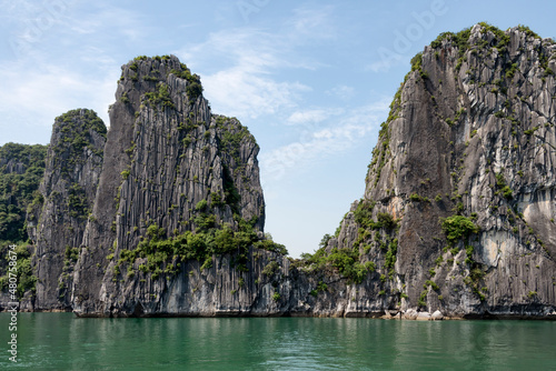Rock formation in Ha Long Bay © Lucia Tieko