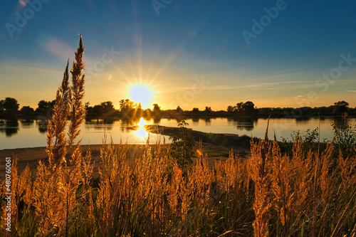 Sonnenuntergang an der Elbe - Sunset at the River