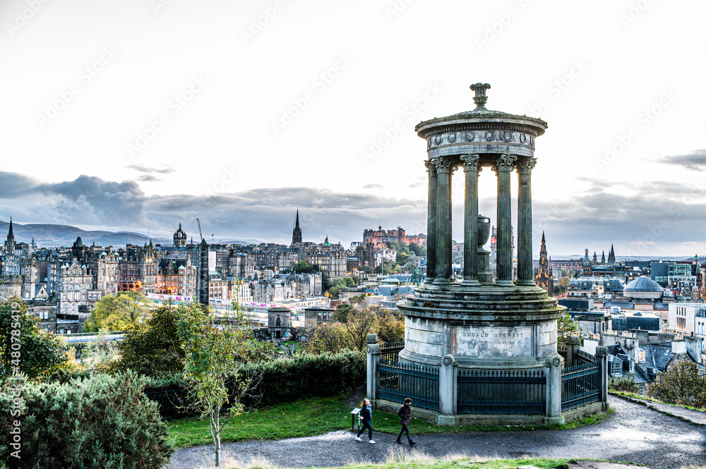 Obraz premium View of Calton Hill in Edinburgh