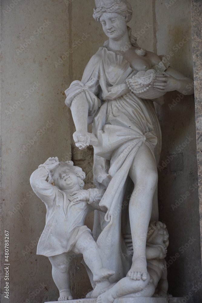 Fototapeta premium statue of a person