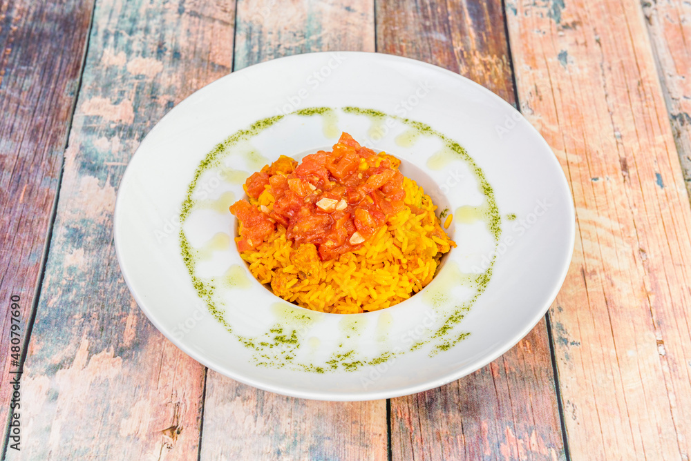 Jambalaya is a dish of Cajun cuisine. Its base is rice and its ingredients are chicken, raw ham, prawns and a lot of pepper. And there is in Provence a Jambalaia made of rice with chicken and saffron. Jambalaya is a dish of Cajun cuisine. Its base is rice and its ingredients are chicken, raw ham, prawns and a lot of pepper. And there is in Provence a Jambalaia made of rice with chicken and saffron.