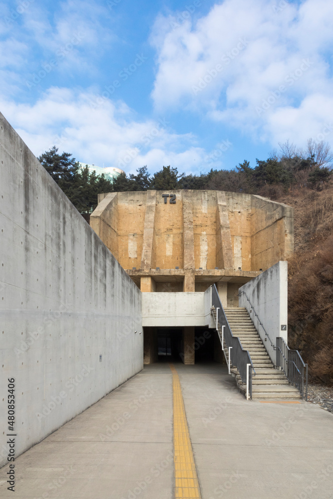 Fototapeta premium cultural oil tank