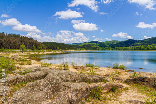 Fotografia Le lac de Saint-Ferréol, retenue d'eau qui alimente le Canal du Midi