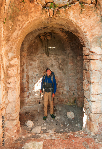 Hike among ruinas