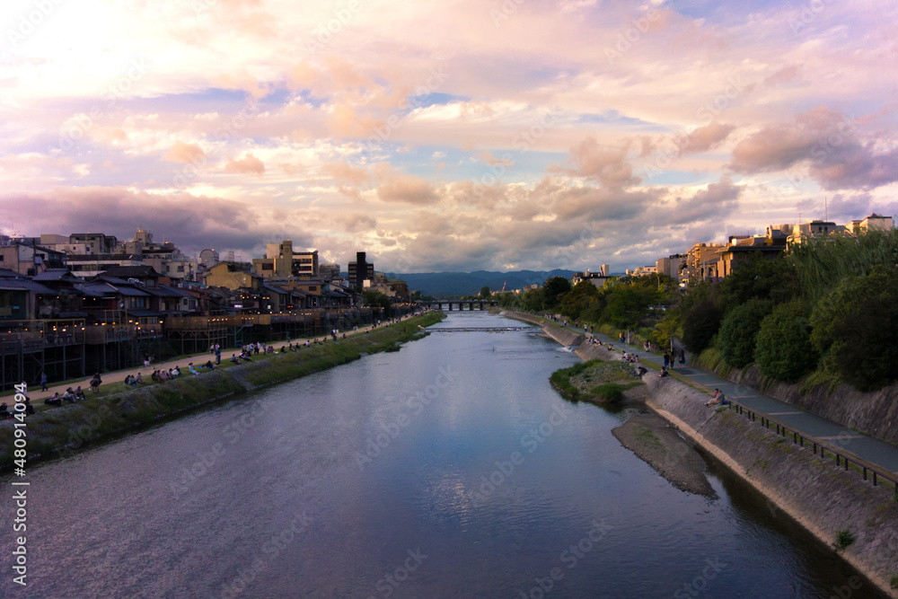 Obraz premium 京都の鴨川の夕焼け KYOTO